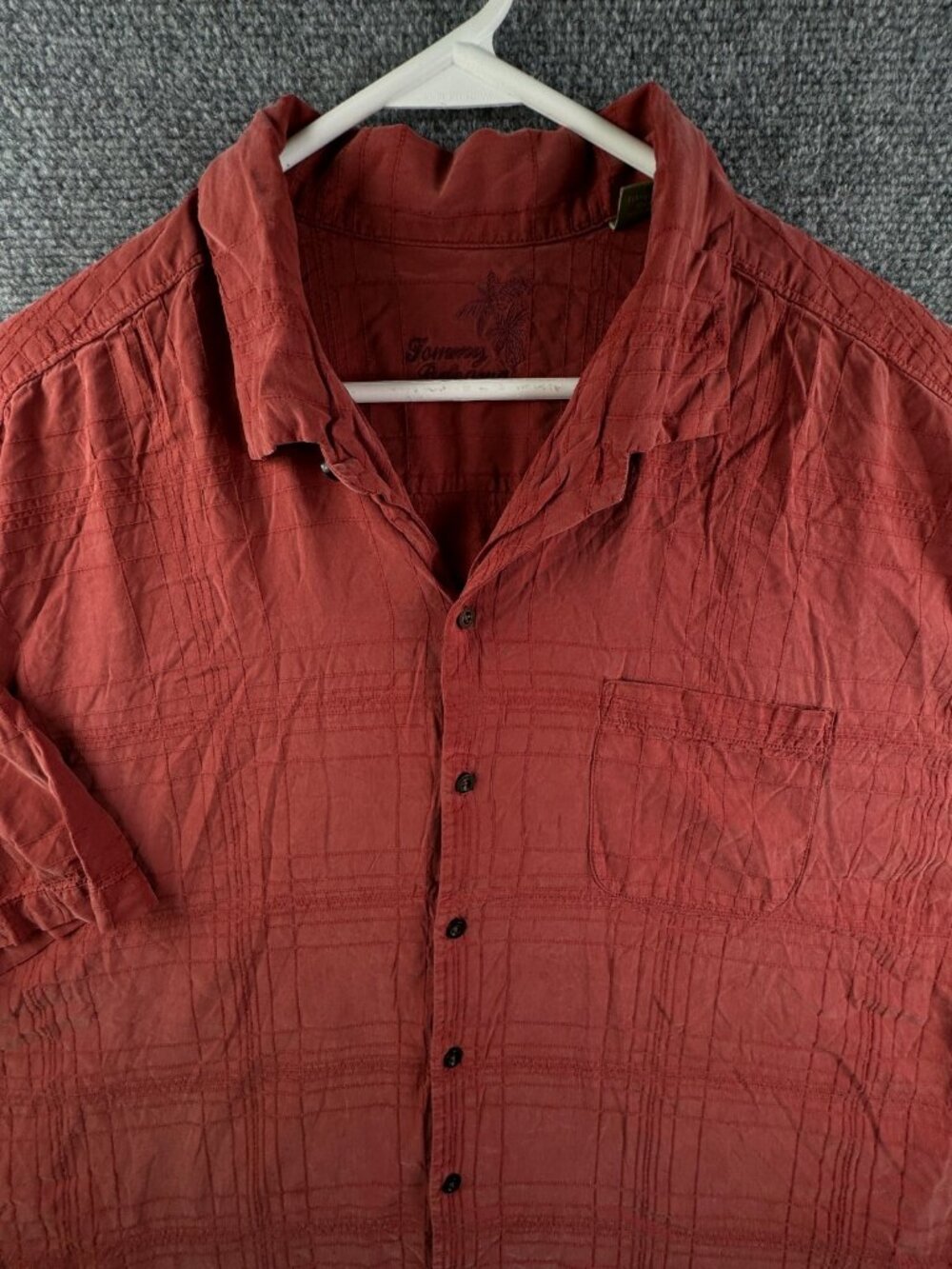 Tommy Bahama XLX Wide Red Men Short Sleeve Button Up Shirt All Silk Textured